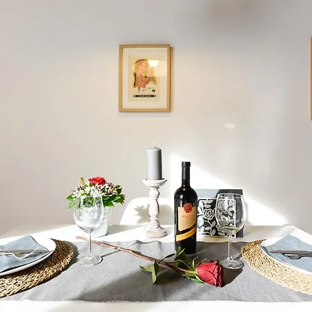 Deluxe Santa Lucia アパート *