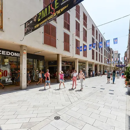 Deluxe Santa Lucia ザダル