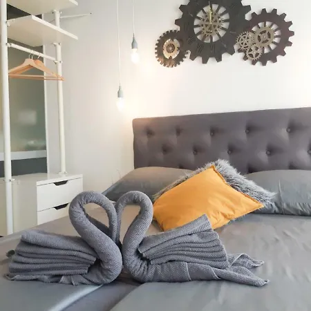 Deluxe Santa Lucia アパート ザダル