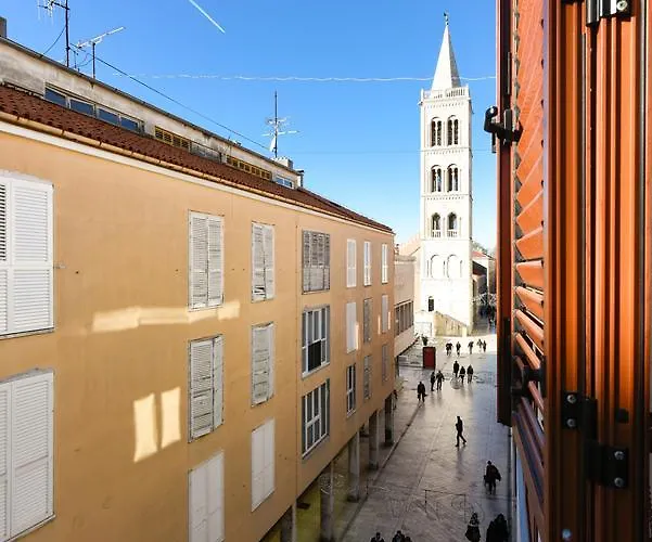 Deluxe Santa Lucia *